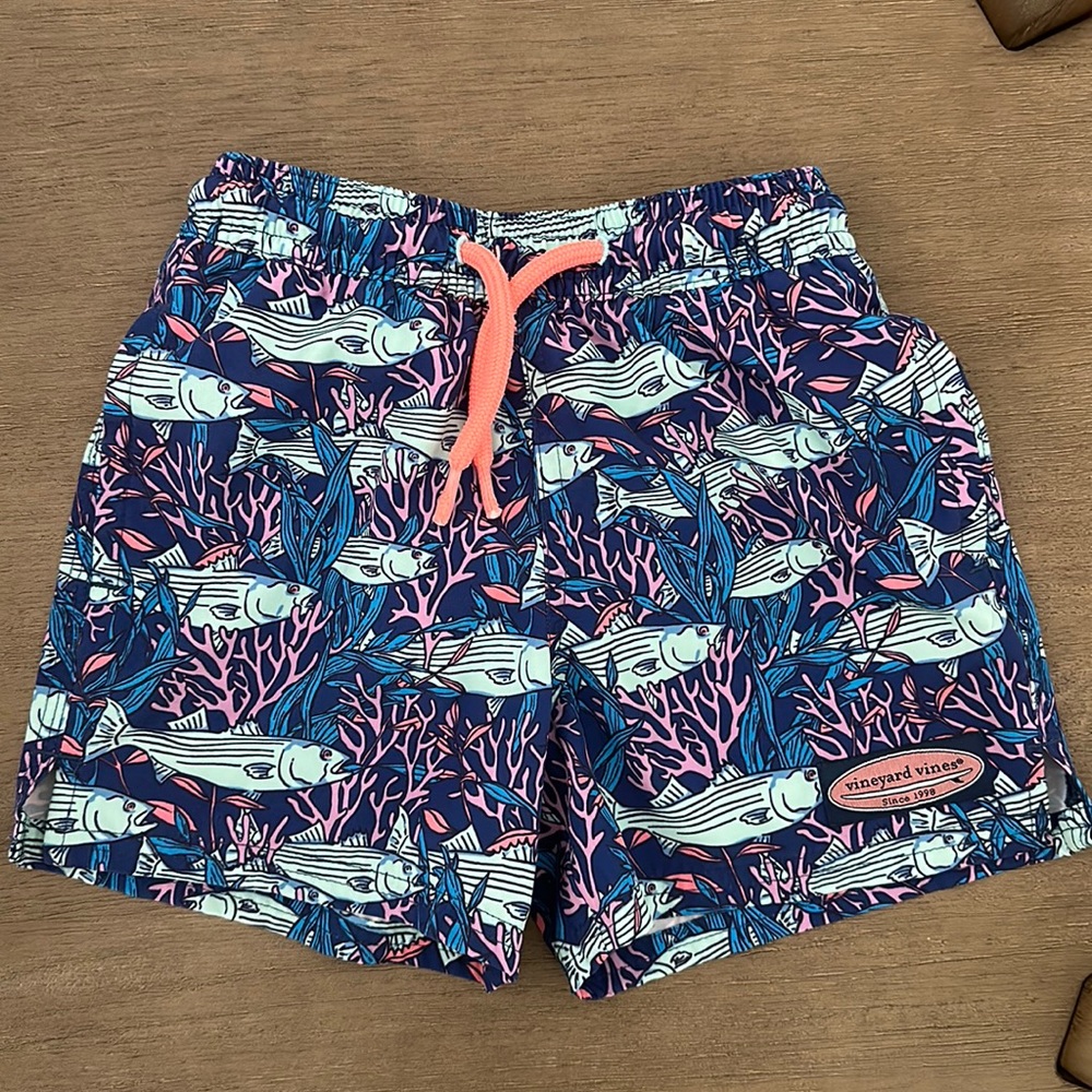 Vineyard Vines swim trunks 4T